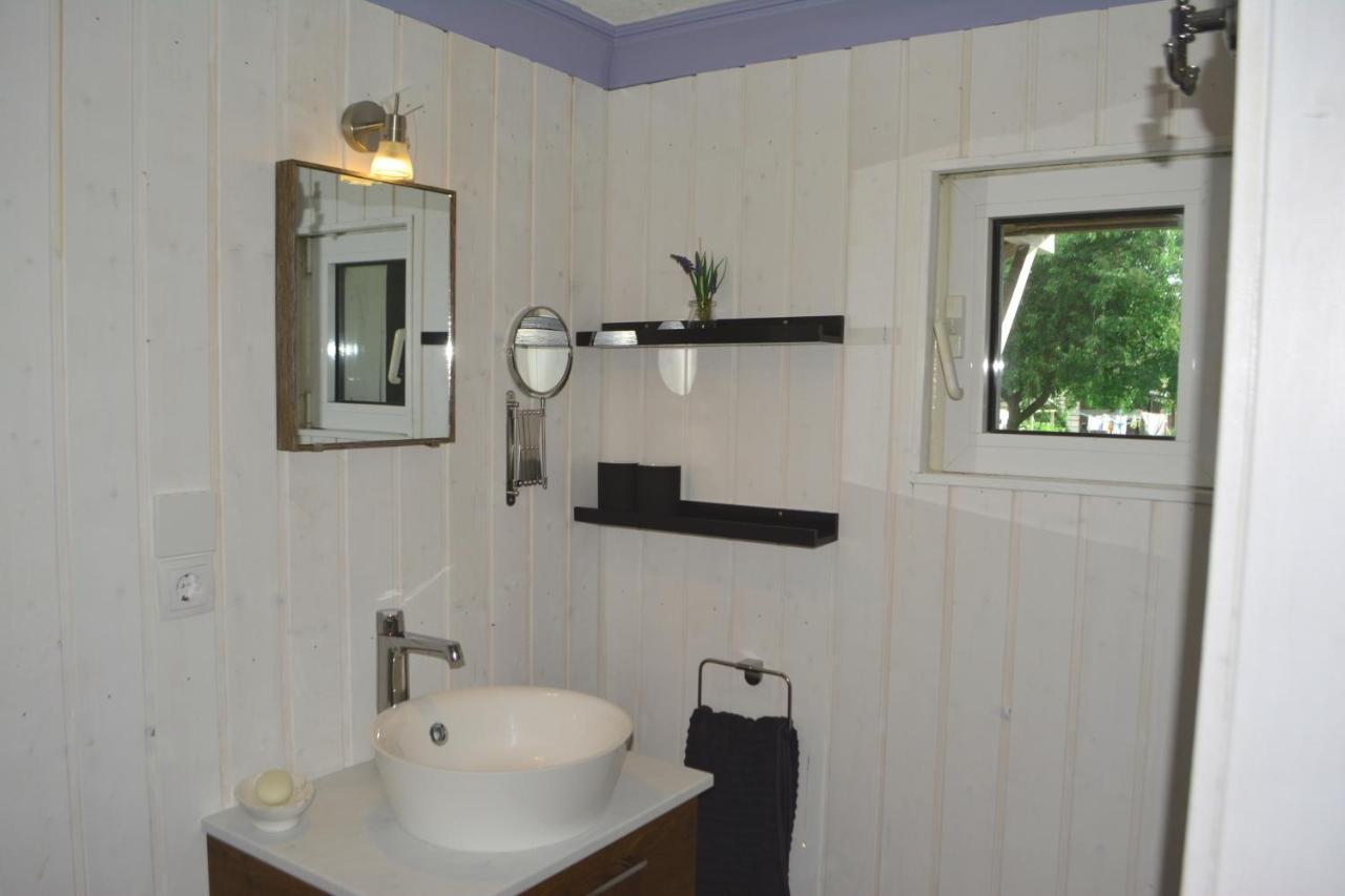 Ferienhaus Grafenland Dersum Bagian luar foto